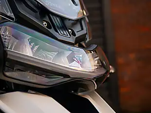 Used 2026 Triumph Tiger 1200 Alpine Edition Satin Crystal White - Interior and Exterior details 7