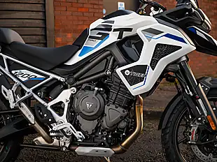 Used 2026 Triumph Tiger 1200 Alpine Edition Satin Crystal White - Interior and Exterior details 9