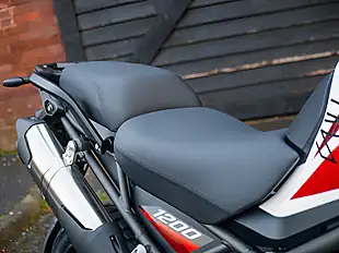 Used 2026 Triumph Tiger 1200 Desert Edition Crystal White - Interior and Exterior details 17