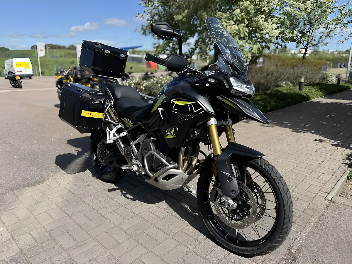 Used 2026 Triumph Tiger 1200 Desert Grey - Interior and Exterior details 4