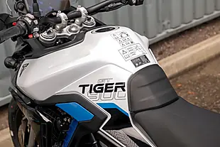 Used 2026 Triumph Tiger 900 Alpine Edition Snowdonia White - Interior and Exterior details 14