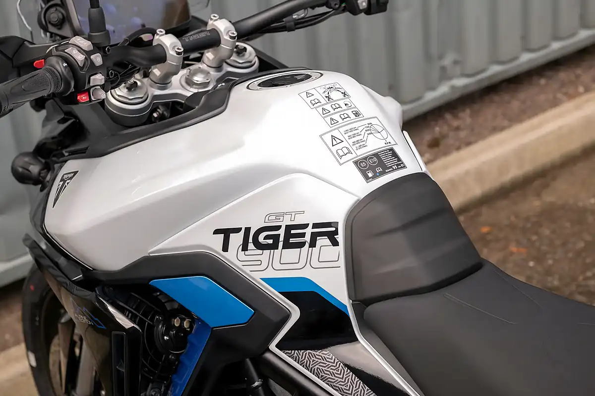 Used 2026 Triumph Tiger 900 Alpine Edition Snowdonia White - Interior and Exterior details 14