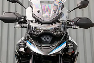 Used 2026 Triumph Tiger 900 Alpine Edition Snowdonia White - Interior and Exterior details 4