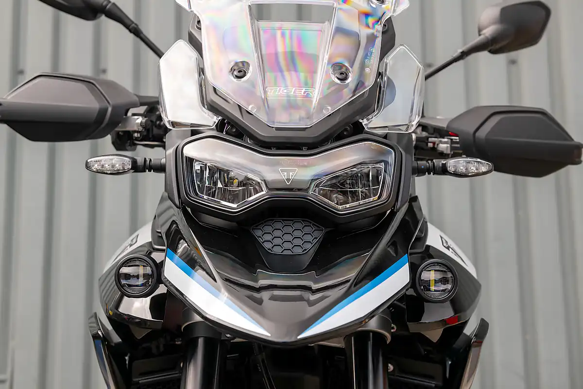 Used 2026 Triumph Tiger 900 Alpine Edition Snowdonia White - Interior and Exterior details 4