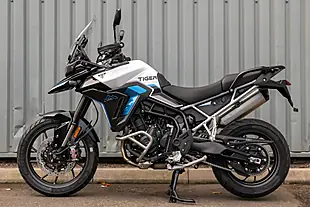 Used 2026 Triumph Tiger 900 Alpine Edition Snowdonia White - Interior and Exterior details 6