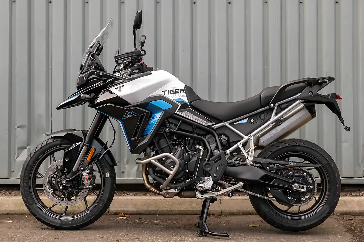 Used 2026 Triumph Tiger 900 Alpine Edition Snowdonia White - Interior and Exterior details 6