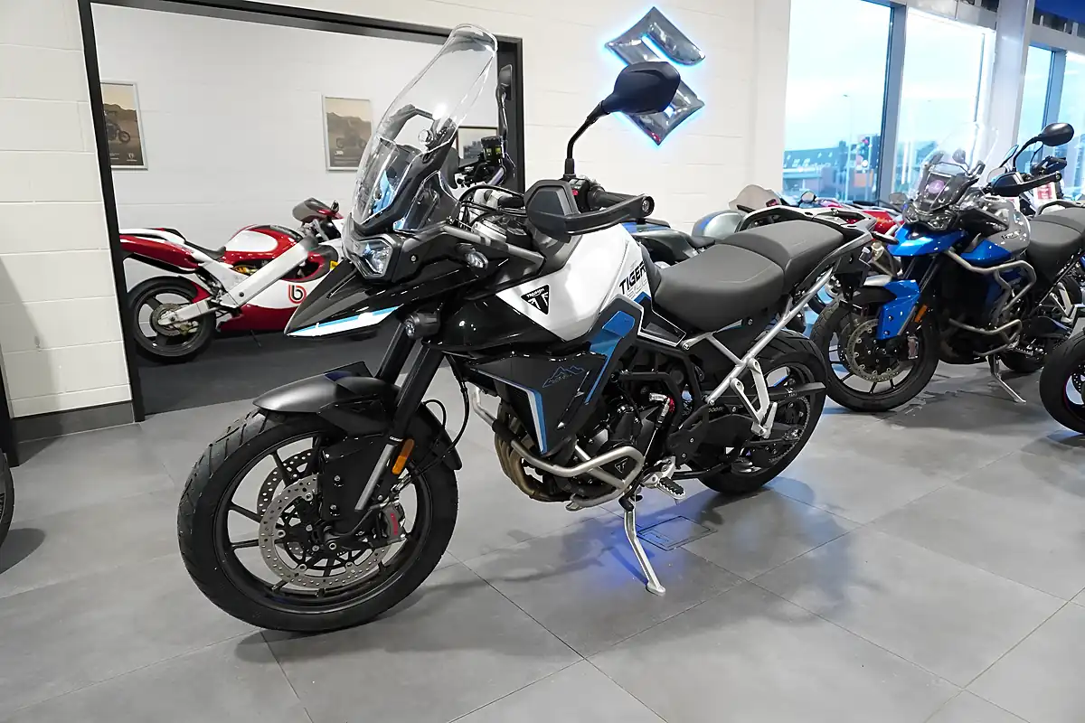 Used 2026 Triumph Tiger 900 Alpine Edition Snowdonia White - Interior and Exterior details 6
