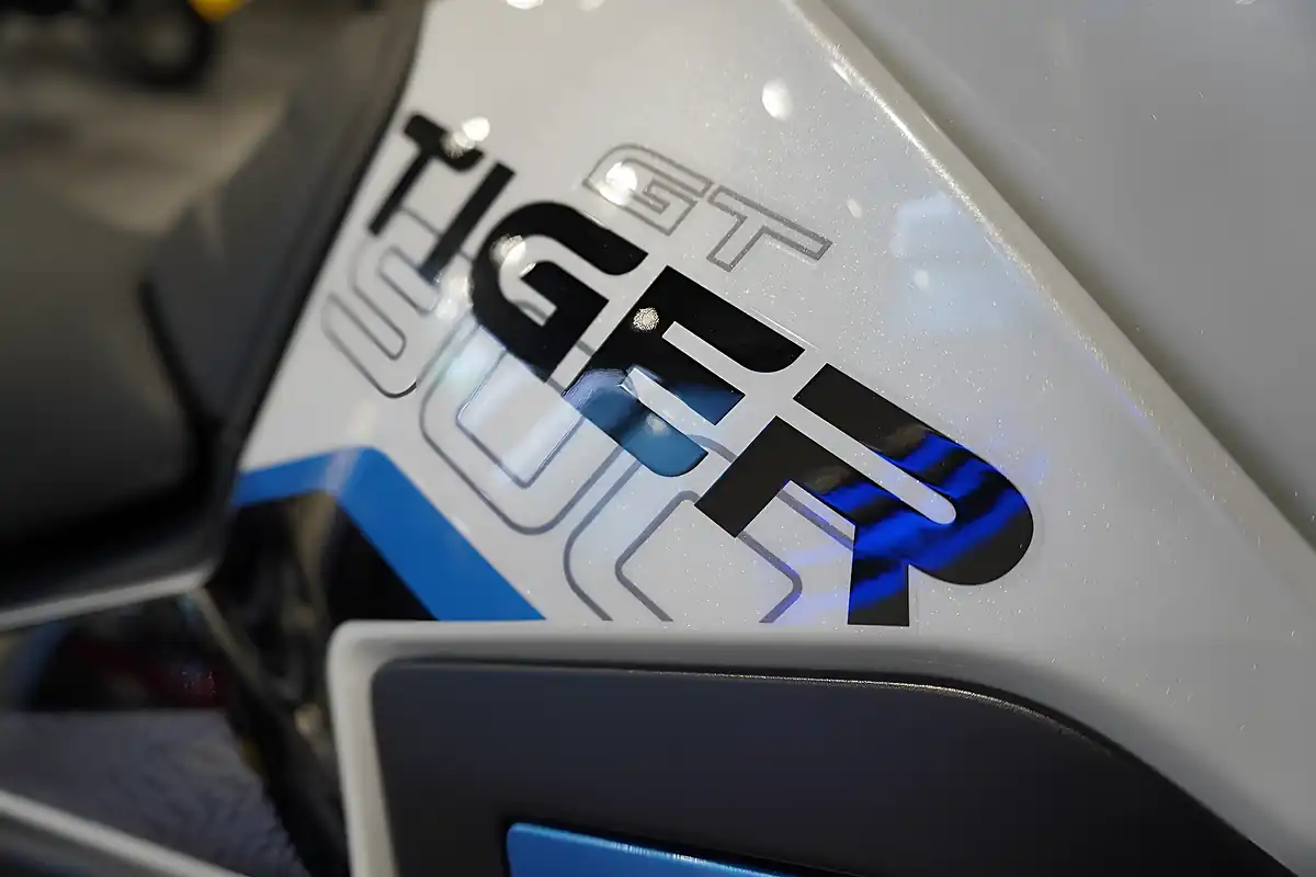 Used 2026 Triumph Tiger 900 Alpine Edition Snowdonia White - Interior and Exterior details 8