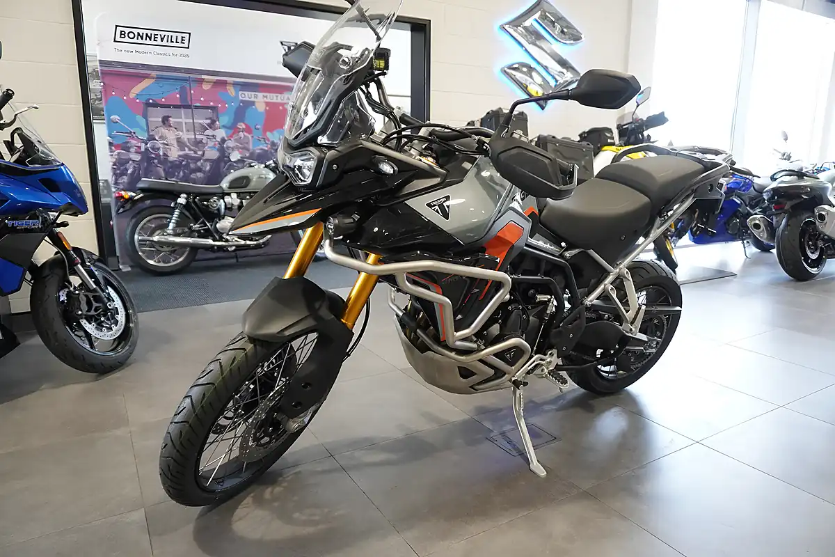 Used 2026 Triumph Tiger 900 Desert Edition Urban Grey - Interior and Exterior details 6