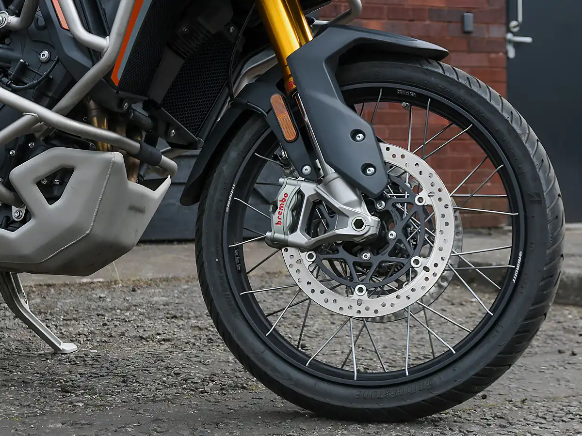 Used 2026 Triumph Tiger 900 Desert Edition Urban Grey / Sapphire Black - Interior and Exterior details 12
