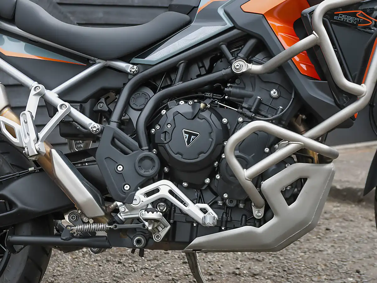 Used 2026 Triumph Tiger 900 Desert Edition Urban Grey / Sapphire Black - Interior and Exterior details 14