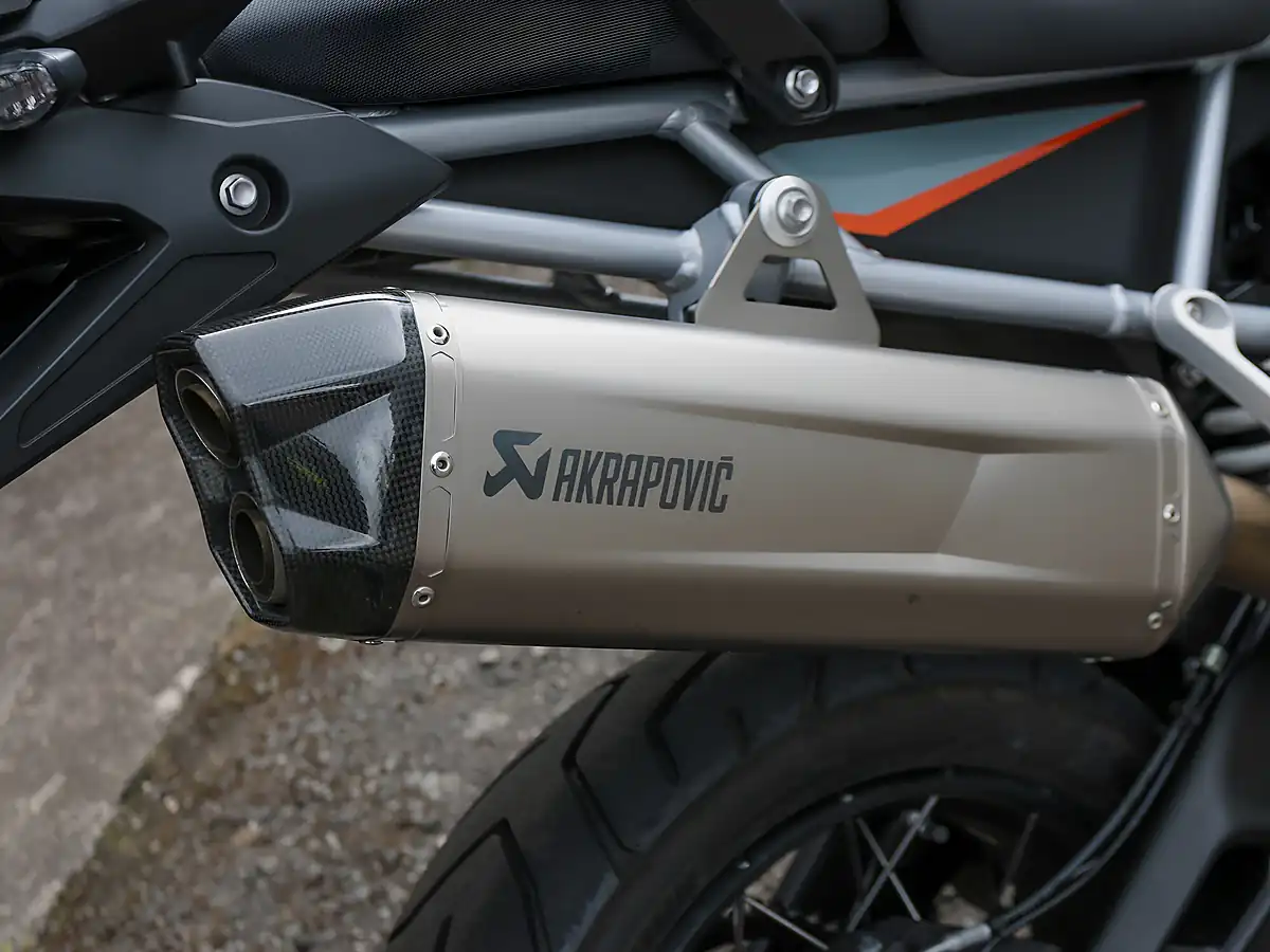 Used 2026 Triumph Tiger 900 Desert Edition Urban Grey / Sapphire Black - Interior and Exterior details 20