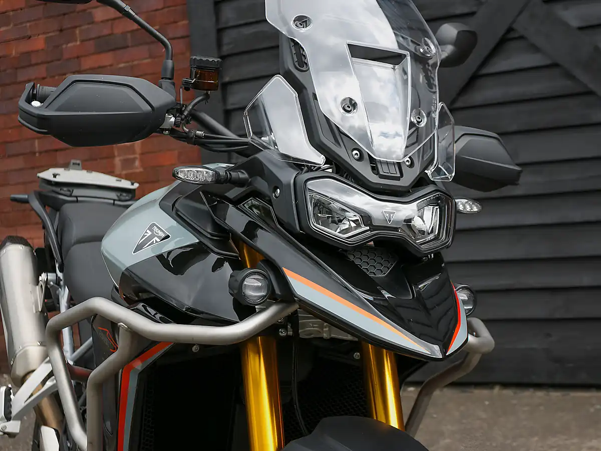 Used 2026 Triumph Tiger 900 Desert Edition Urban Grey / Sapphire Black - Interior and Exterior details 6