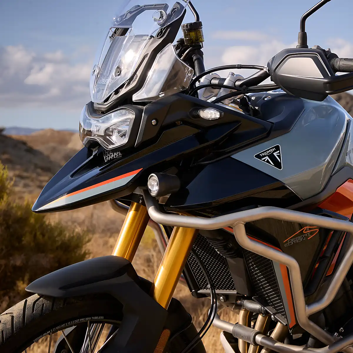 Used 2026 Triumph Tiger 900 Desert Edition Urban Grey / Sapphire Black - Interior and Exterior details 10
