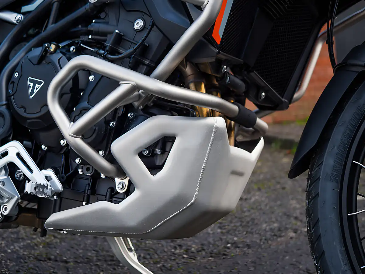 Used 2026 Triumph Tiger 900 Desert Edition Urban Grey / Sapphire Black - Interior and Exterior details 16