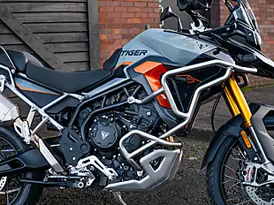 Used 2026 Triumph Tiger 900 Desert Edition Urban Grey / Sapphire Black - Interior and Exterior details 7