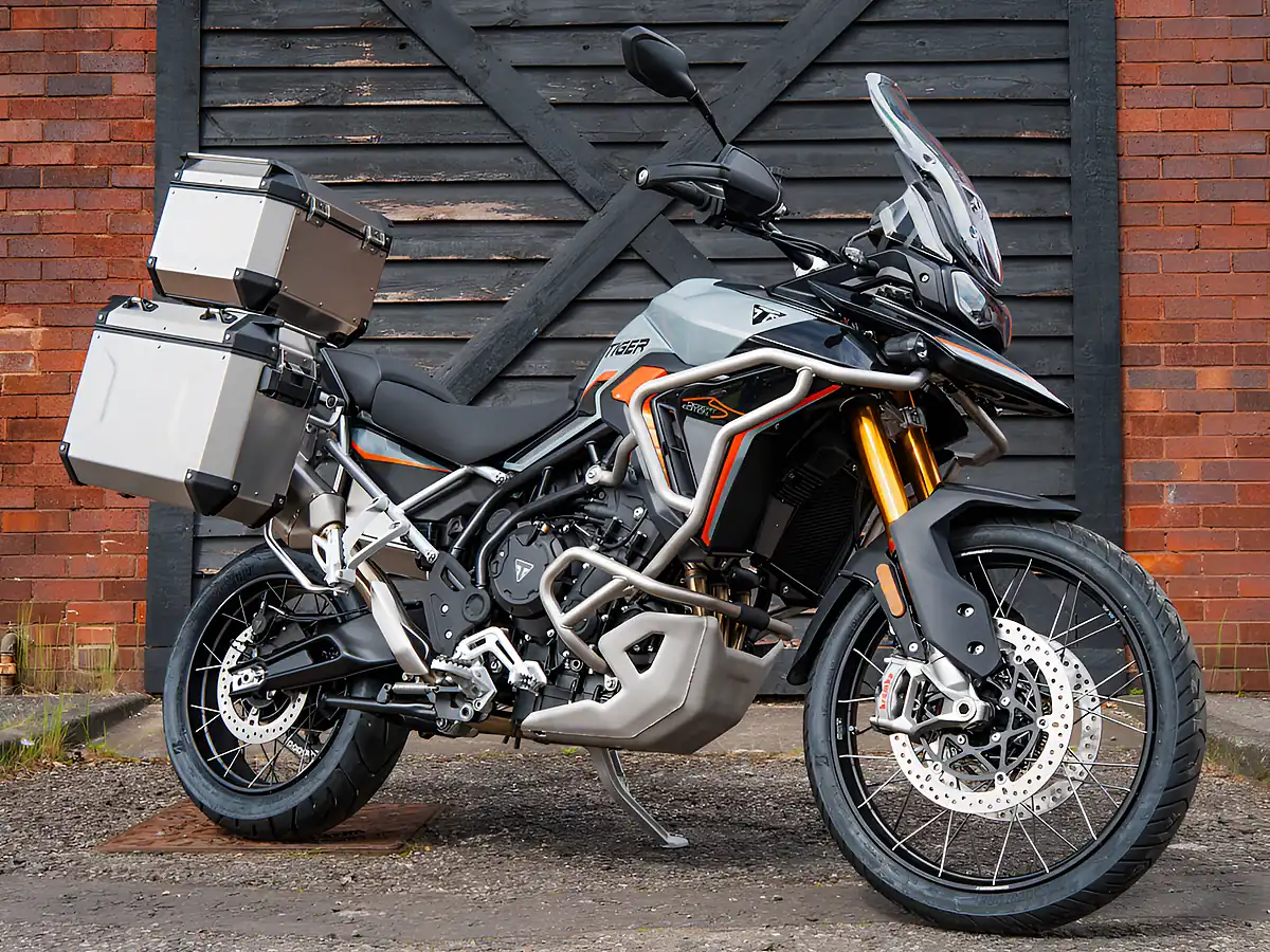 Used 2026 Triumph Tiger 900 Desert Edition Urban Grey / Sapphire Black - Front View