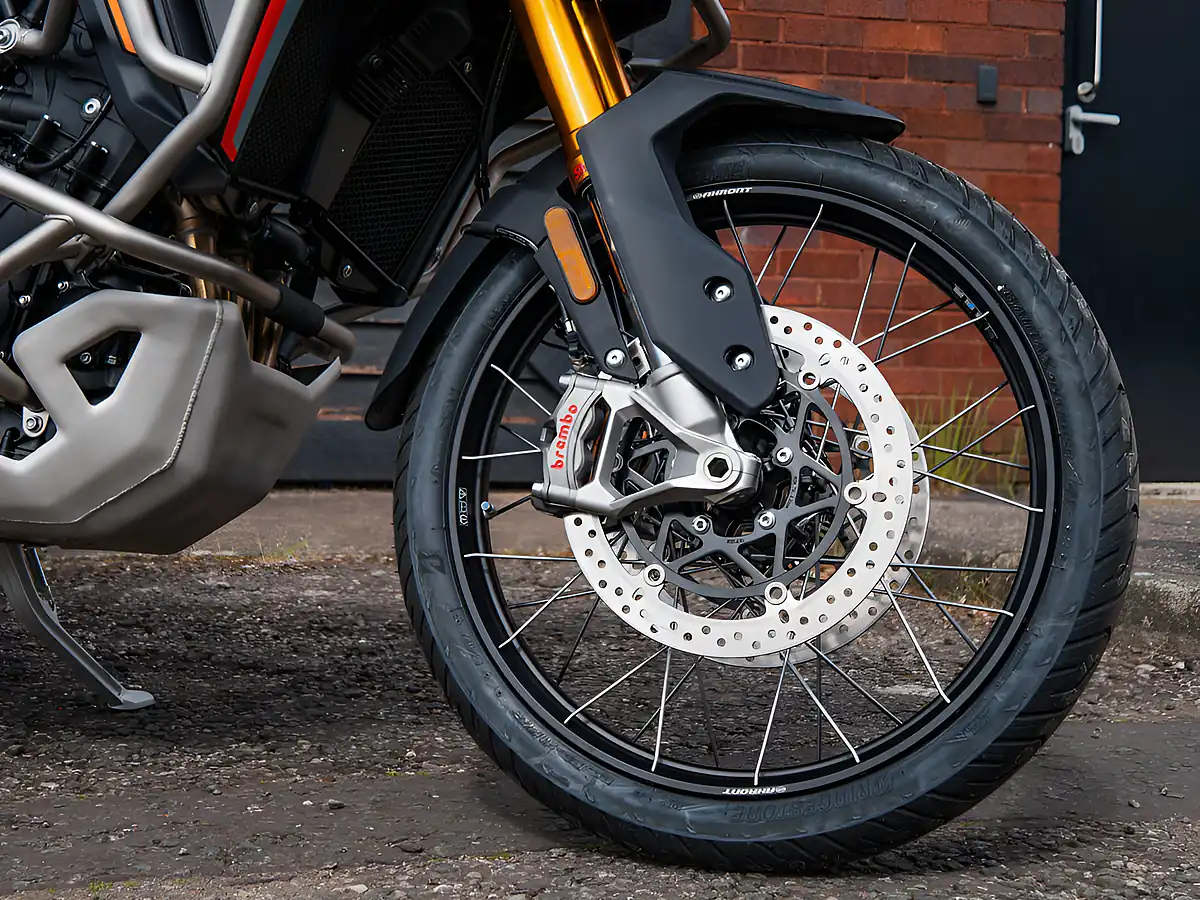 Used 2026 Triumph Tiger 900 Desert Edition Urban Grey / Sapphire Black - Interior and Exterior details 11