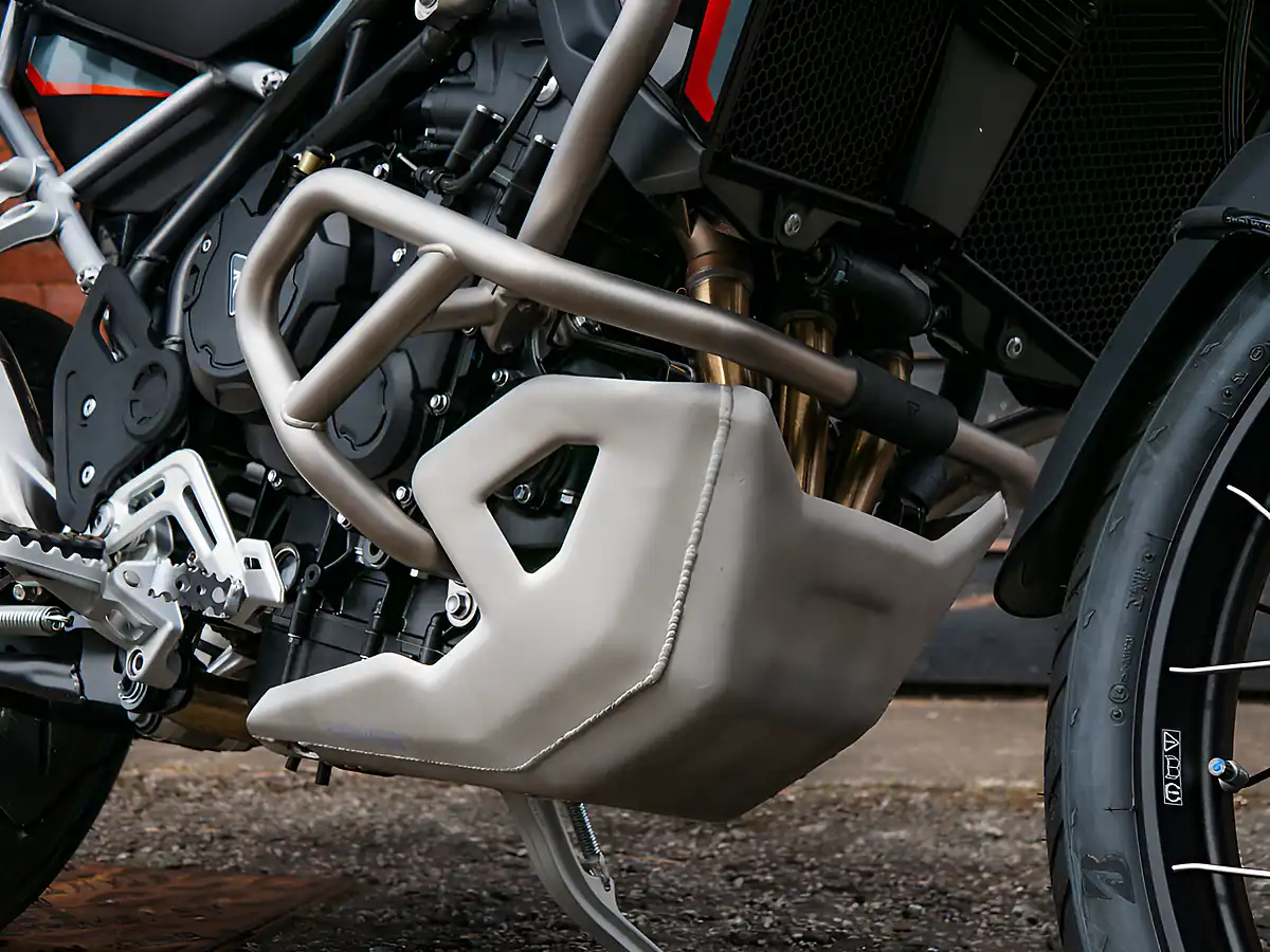 Used 2026 Triumph Tiger 900 Desert Edition Urban Grey / Sapphire Black - Interior and Exterior details 13