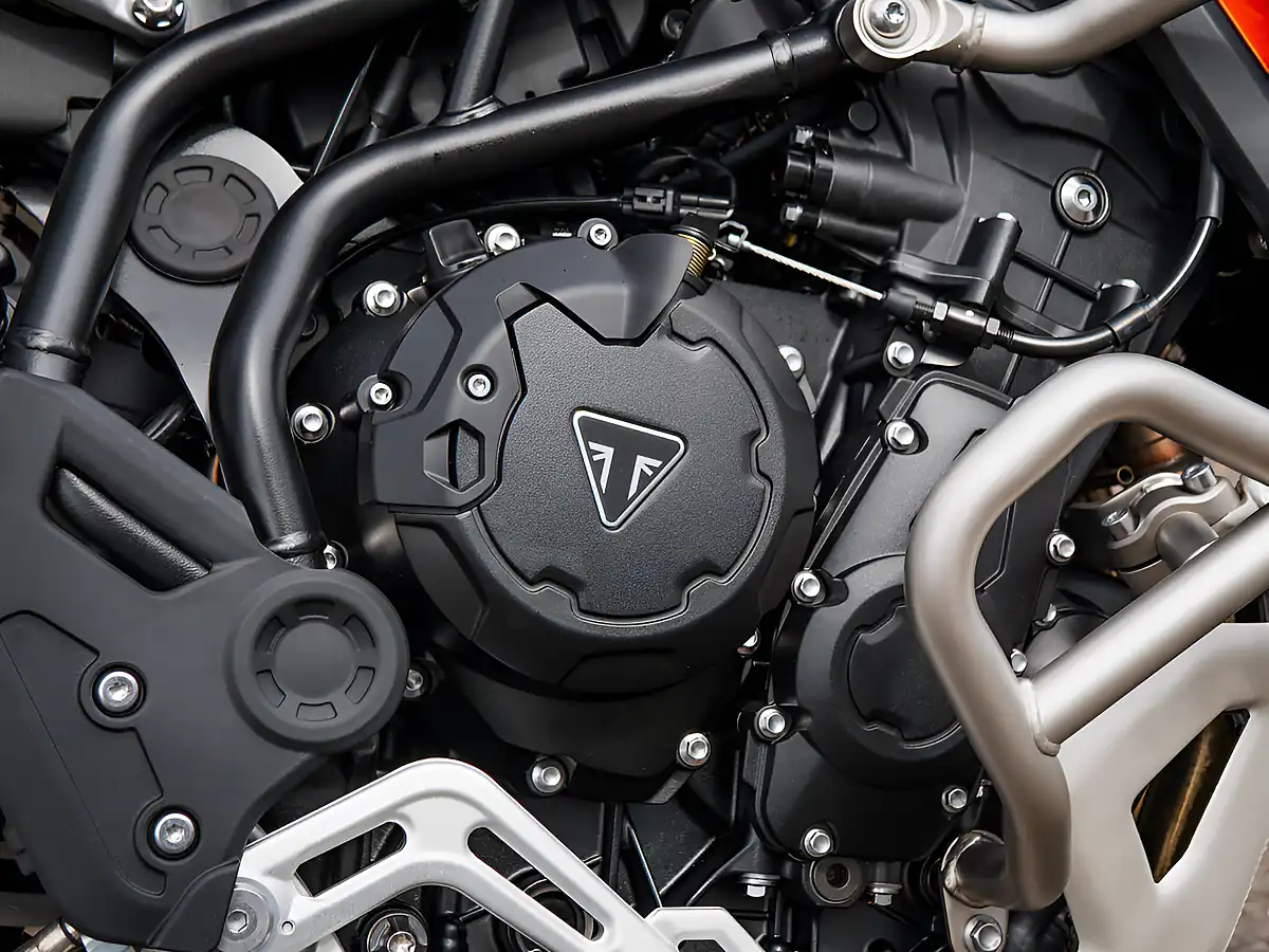 Used 2026 Triumph Tiger 900 Desert Edition Urban Grey / Sapphire Black - Interior and Exterior details 17