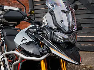 Used 2026 Triumph Tiger 900 Desert Edition Urban Grey / Sapphire Black - Interior and Exterior details 3