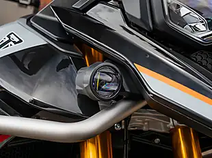 Used 2026 Triumph Tiger 900 Desert Edition Urban Grey / Sapphire Black - Interior and Exterior details 5