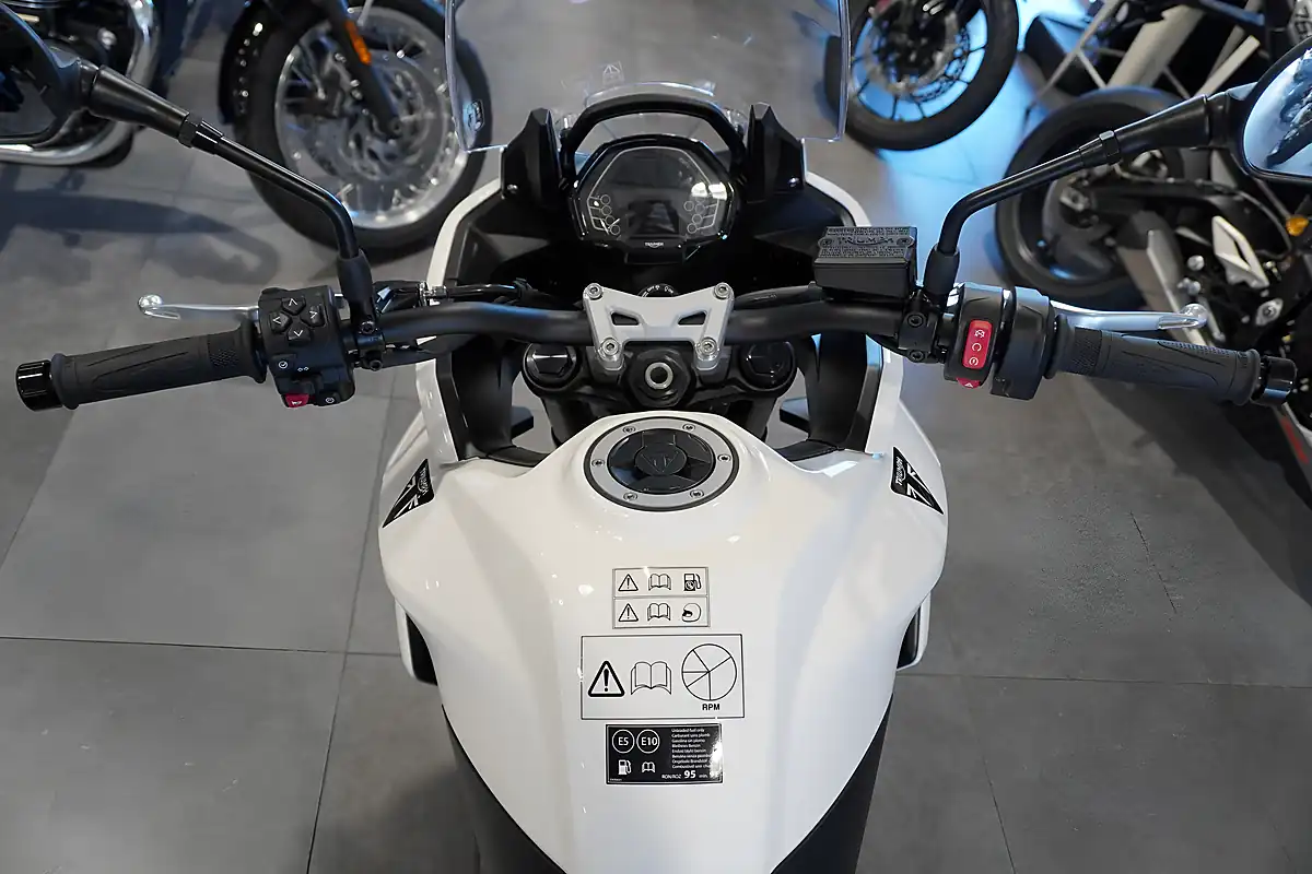 Used 2026 Triumph Tiger Sport 660 Pure White - Interior and Exterior details 7