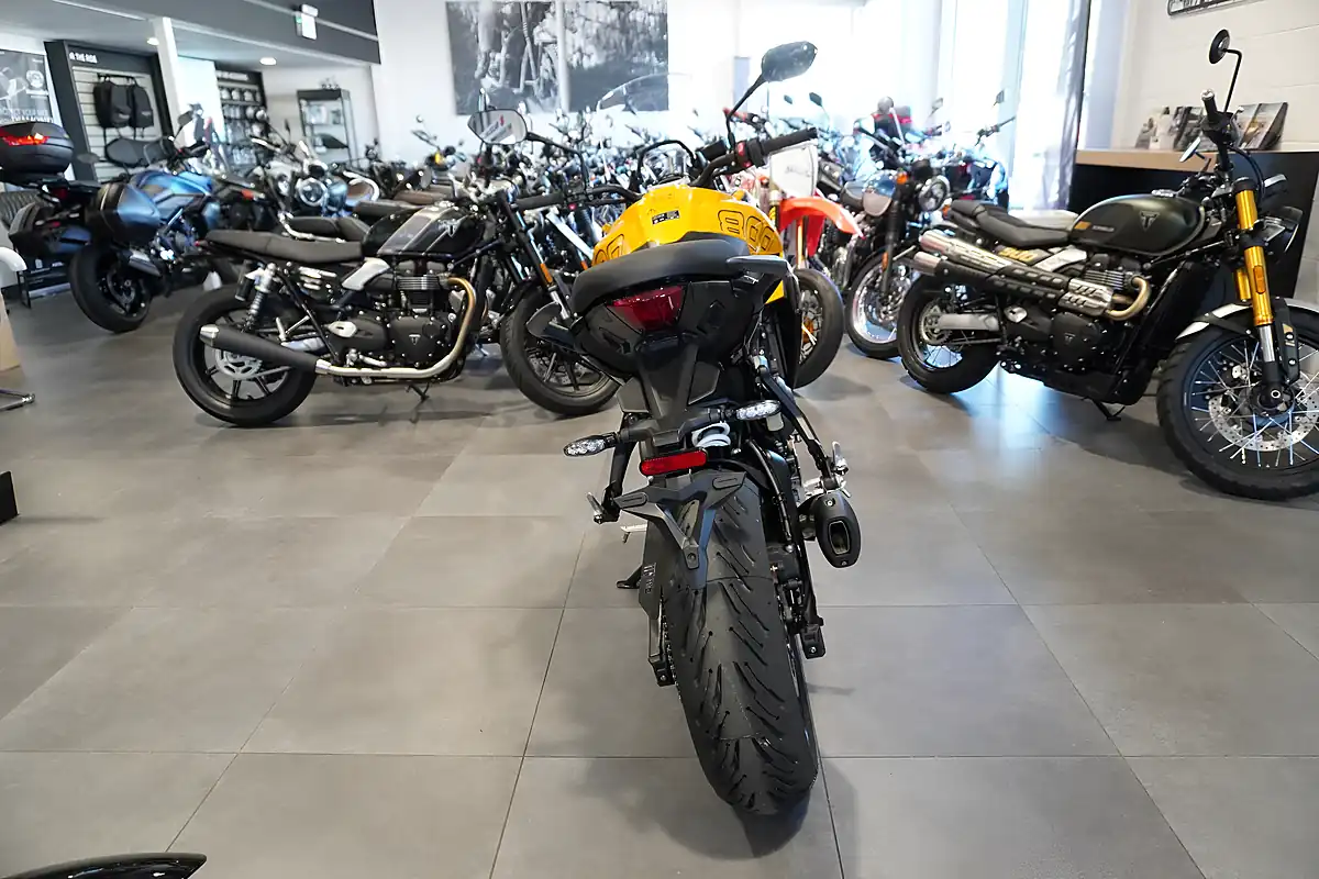 Used 2026 Triumph Tiger Sport 800 Cosmic Yellow - Interior and Exterior details 4