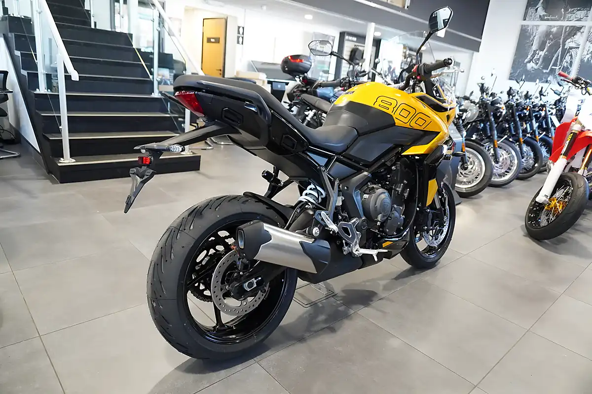 Used 2026 Triumph Tiger Sport 800 Cosmic Yellow - Interior and Exterior details 5