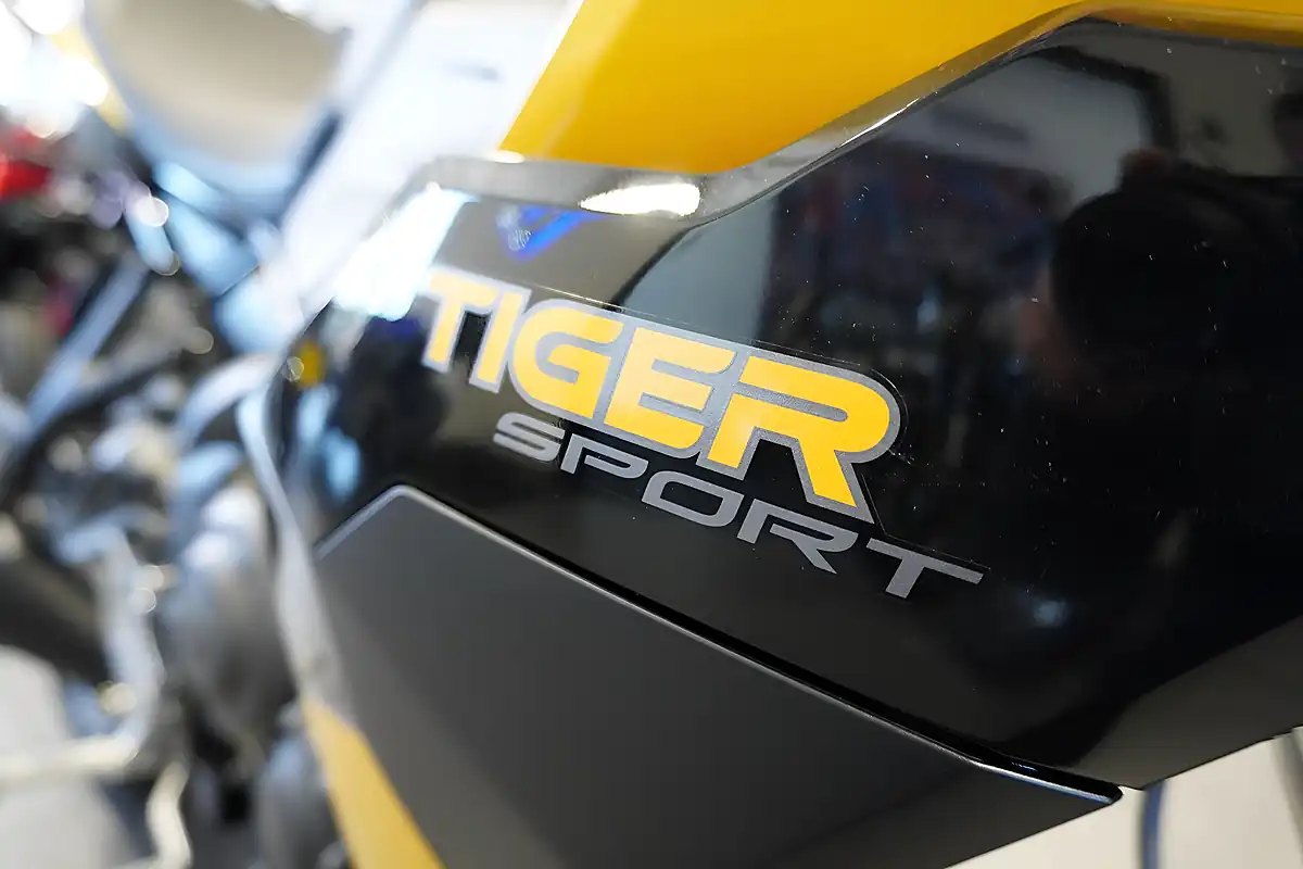 Used 2026 Triumph Tiger Sport 800 Cosmic Yellow - Interior and Exterior details 8