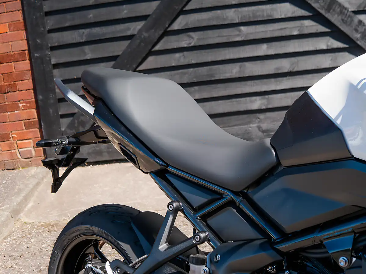 Used 2026 Triumph Tiger Sport Pure White - Interior and Exterior details 11