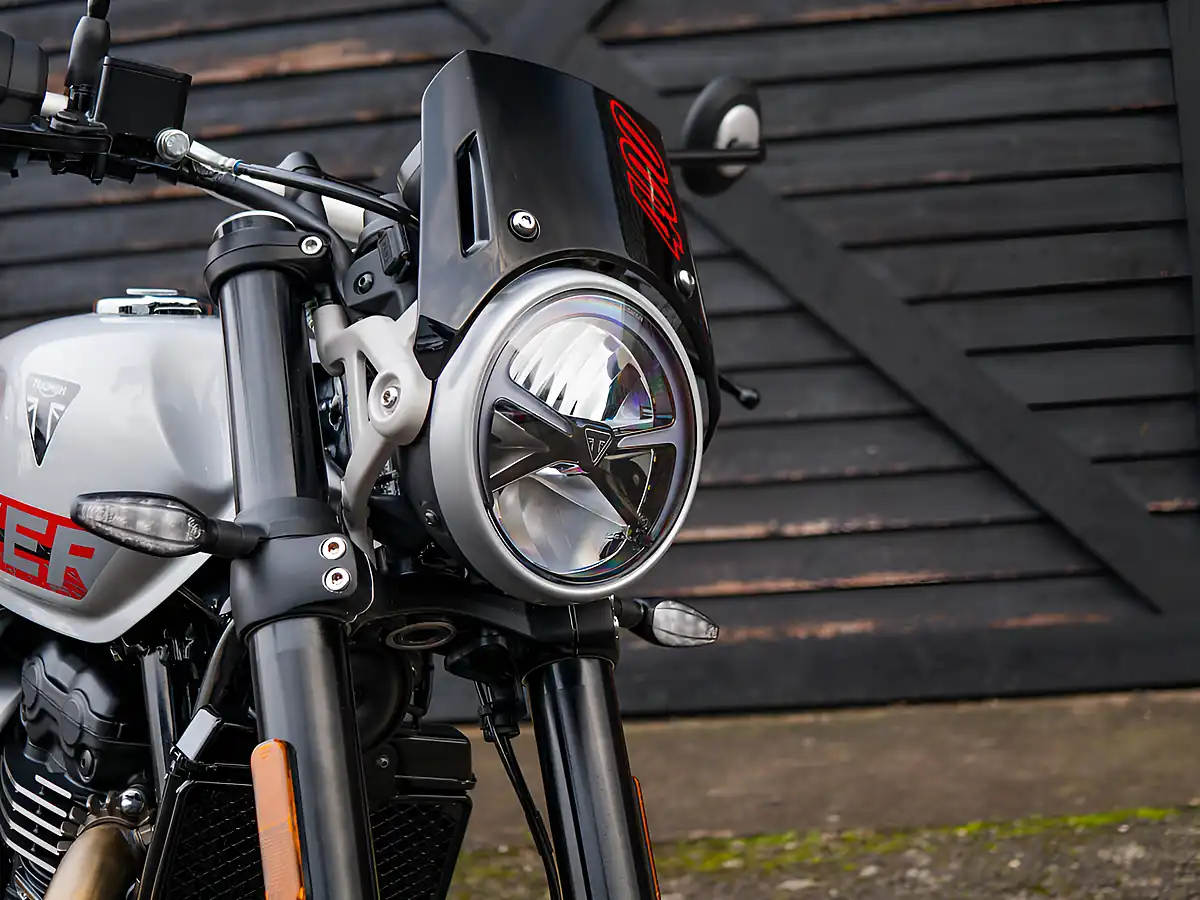 Used 2026 Triumph Tracker 400 Aluminium Silver Aluminium Silver - Interior and Exterior details 5