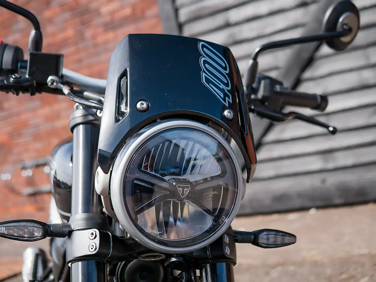 Used 2026 Triumph Tracker 400 Phantom Black - Interior and Exterior details 7
