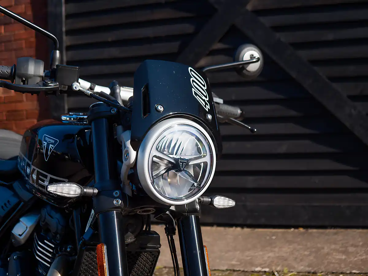 Used 2026 Triumph Tracker 400 Phantom Black - Interior and Exterior details 5