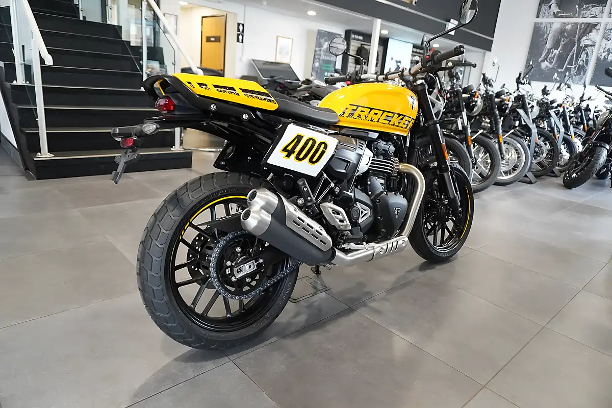 Used 2026 Triumph Tracker 400 Racing Yellow - Interior and Exterior details 5