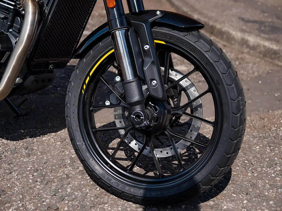 Used 2026 Triumph Tracker 400 Racing Yellow Racing Yellow - Interior and Exterior details 3