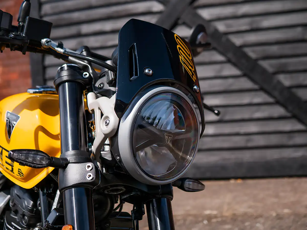 Used 2026 Triumph Tracker 400 Racing Yellow Racing Yellow - Interior and Exterior details 5