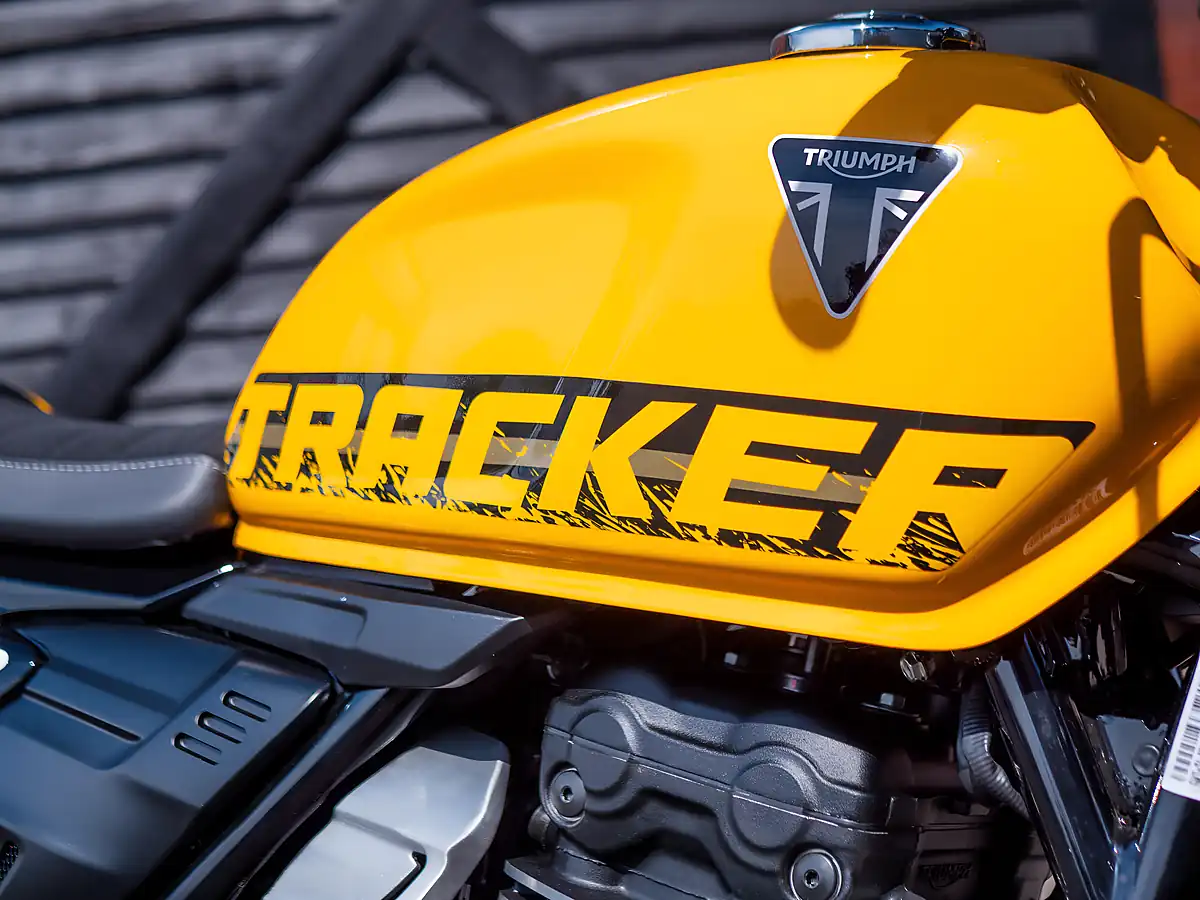 Used 2026 Triumph Tracker 400 Racing Yellow Racing Yellow - Interior and Exterior details 9