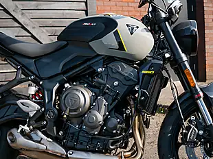 Used 2026 Triumph Trident 660 Cosmic Yellow - Interior and Exterior details 7