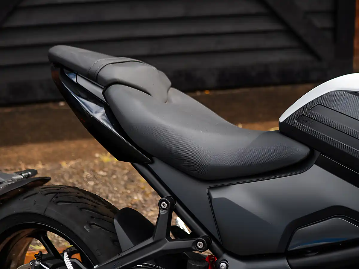 Used 2026 Triumph Trident 660 Snowdonia White - Interior and Exterior details 15