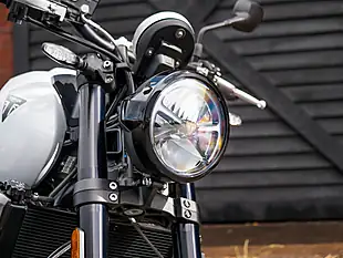 Used 2026 Triumph Trident 660 Snowdonia White - Interior and Exterior details 5