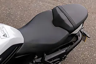 Used 2026 Triumph Trident 660 Snowdonia White - Interior and Exterior details 10
