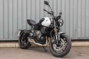 Used 2026 Triumph Trident 660 Snowdonia White - Interior and Exterior details 2