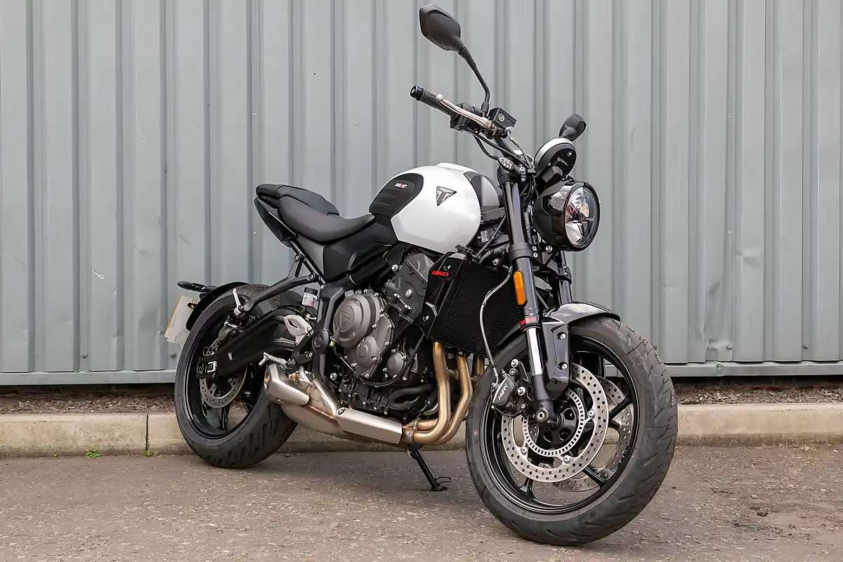 Used 2026 Triumph Trident 660 Snowdonia White - Interior and Exterior details 2