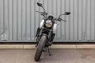 Used 2026 Triumph Trident 660 Snowdonia White - Interior and Exterior details 3