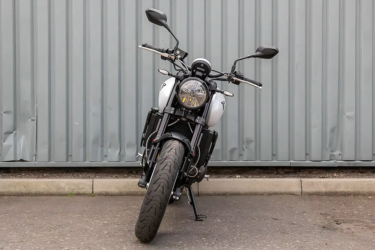 Used 2026 Triumph Trident 660 Snowdonia White - Interior and Exterior details 3