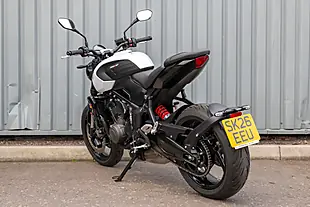 Used 2026 Triumph Trident 660 Snowdonia White - Interior and Exterior details 6