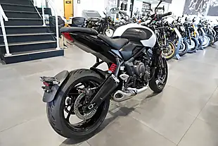 Used 2026 Triumph Trident 660 Snowdonia White - Interior and Exterior details 5