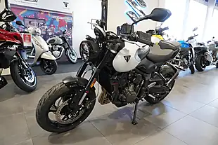 Used 2026 Triumph Trident 660 Snowdonia White - Interior and Exterior details 6