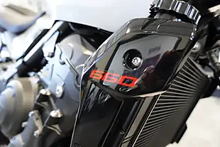 Used 2026 Triumph Trident 660 Snowdonia White - Interior and Exterior details 9